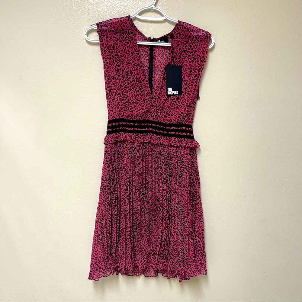 The Kooples Women's Pink Leopard Print V-Neck
Dress - Size 1 - Mini/Cocktail 🐆